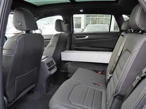 New 2026 Volkswagen Atlas Cross Sport SEL R-Line AWD/4WD image 6