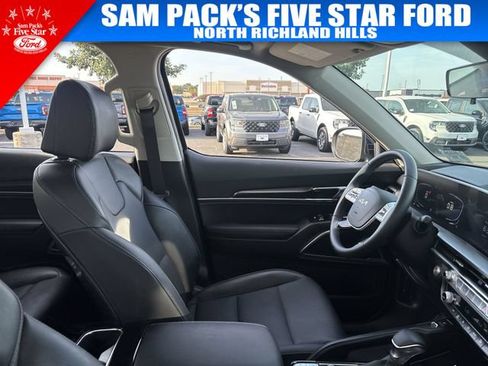 Used 2025 Kia Telluride S FWD image 18