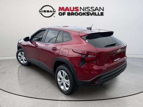 Used 2025 Chevrolet Trax LS FWD image 6