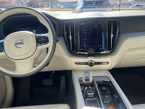 Certified 2023 Volvo XC60 T8 Ultimate w/ Climate Package image 9