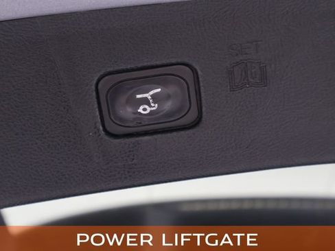 Used 2024 Ford Edge Titanium AWD/4WD image 16