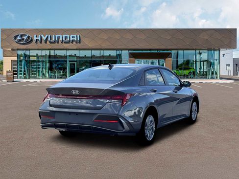 New 2026 Hyundai Elantra Blue image 7