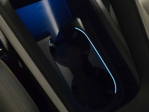 New 2025 Porsche Macan 4S Electric image 33