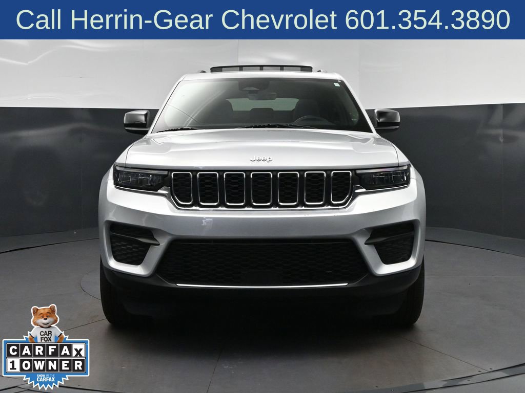Used 2025 Jeep Grand Cherokee Laredo X w/ Luxury Tech Group I RWD image 10