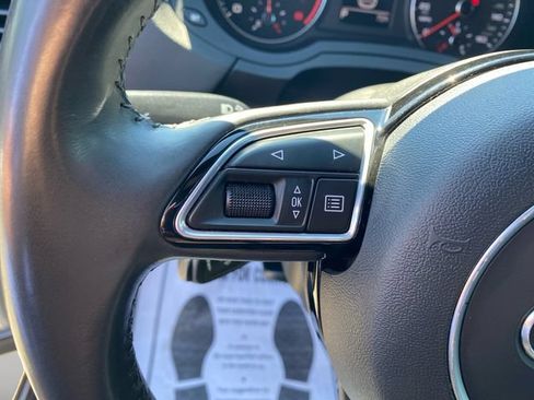 Used 2018 Audi Q3 2.0T Premium w/ Convenience Package AWD/4WD image 19