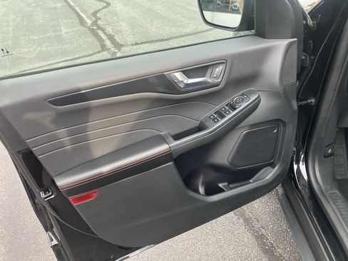Certified 2023 Ford Escape ST-Line AWD/4WD image 17