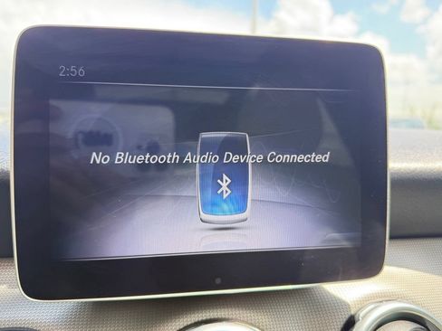 Used 2020 Mercedes-Benz GLA 250 w/ Premium Package image 23