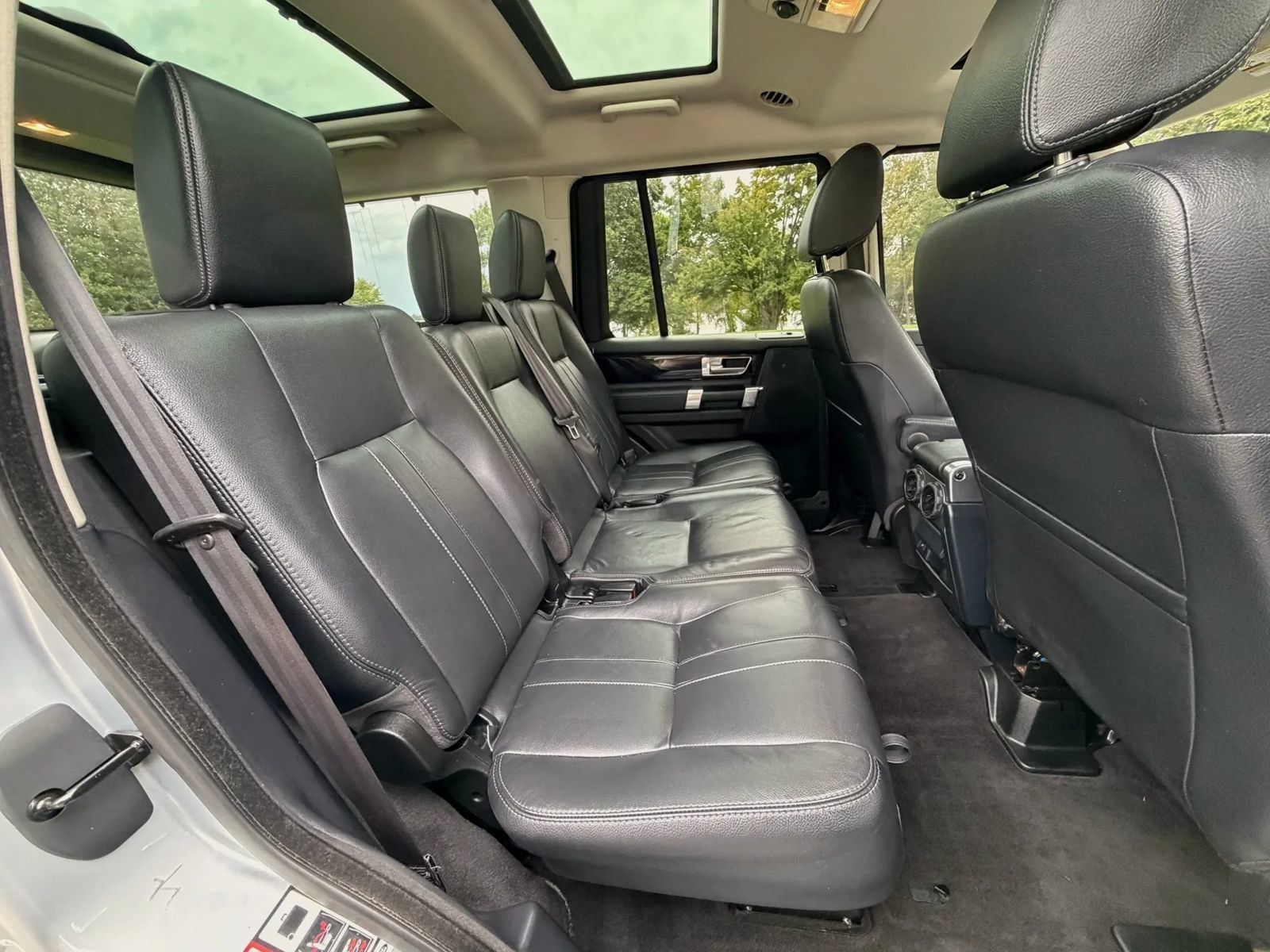 Used 2016 Land Rover LR4 HSE AWD/4WD image 47