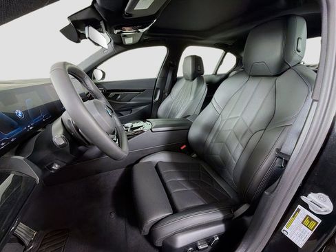 Used 2025 BMW 530i RWD image 12