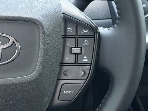 Used 2026 Toyota Prius LE FWD image 13