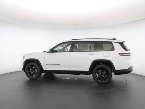 New 2025 Jeep Grand Cherokee L Limited w/ Black Appearance Package image 20