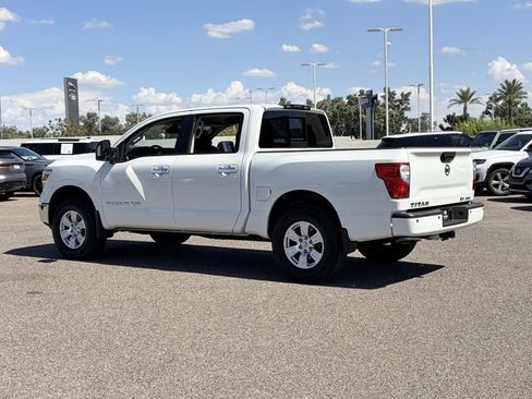 Used 2018 Nissan Titan SV w/ SV Convenience Package AWD/4WD image 29