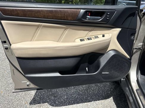 Used 2018 Subaru Outback 2.5i Limited AWD/4WD image 22