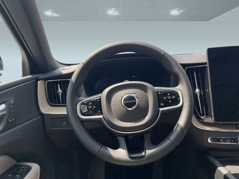 Certified 2026 Volvo XC60 B5 Core image 17