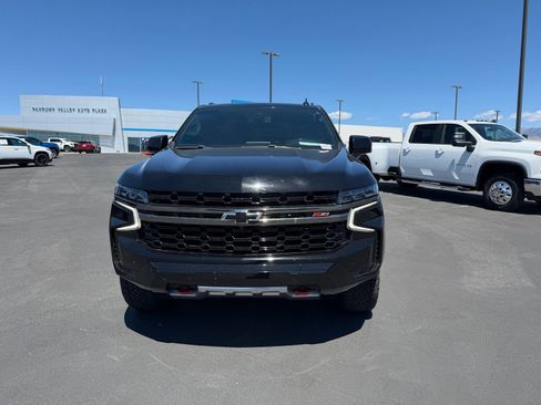 Used 2022 Chevrolet Suburban Z71 w/ Luxury Package AWD/4WD image 8