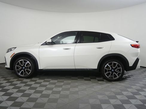 Certified 2025 BMW X2 xDrive28i AWD/4WD image 6