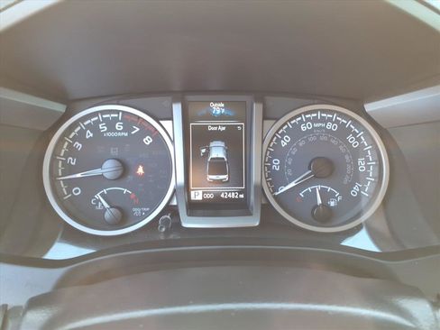 Used 2023 Toyota Tacoma SR5 AWD/4WD image 28
