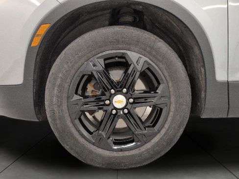 Used 2024 Chevrolet Blazer LT AWD/4WD image 3
