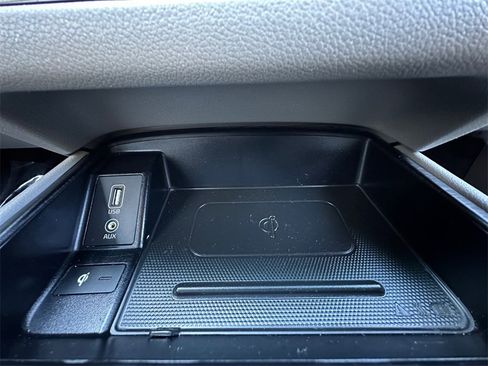 Used 2020 Kia Sedona EX image 21