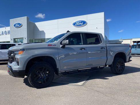 Used 2025 Chevrolet Silverado 1500 Custom Trail Boss w/ LPO, Dark Essentials Package AWD/4WD image 28