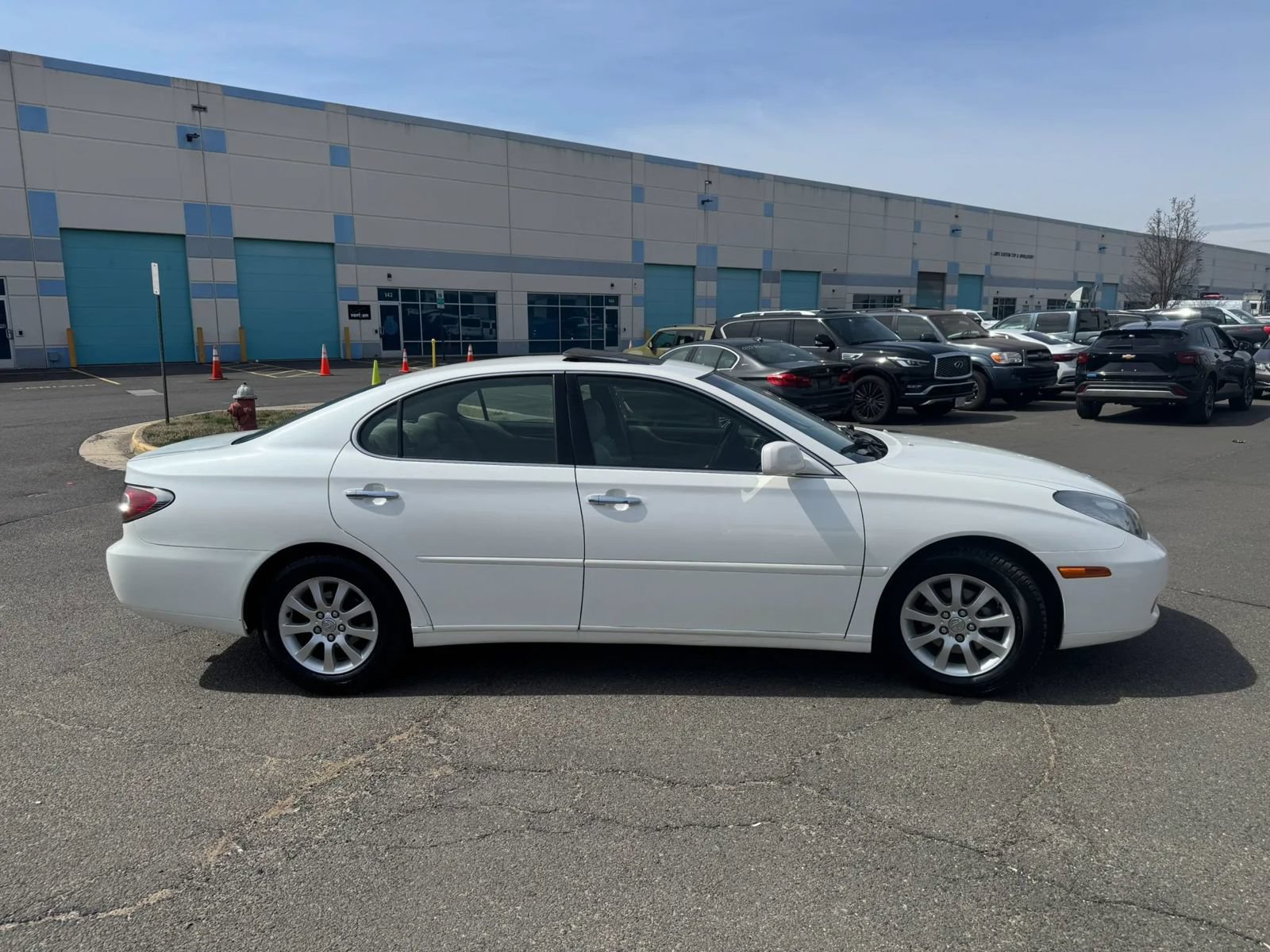 Used 2003 Lexus ES 330 w/ Premium Pkg FWD image 16