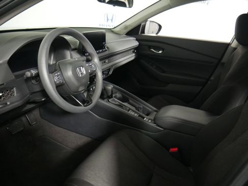 Used 2023 Honda Accord EX image 16