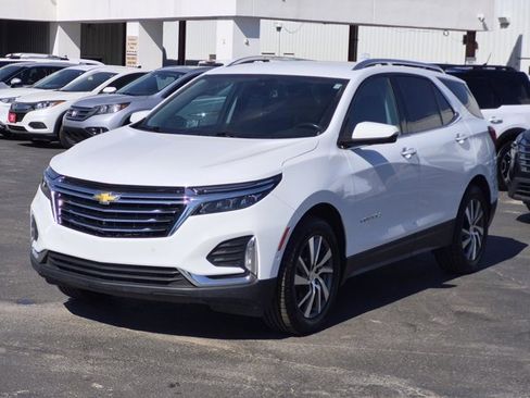 Used 2022 Chevrolet Equinox Premier image 3