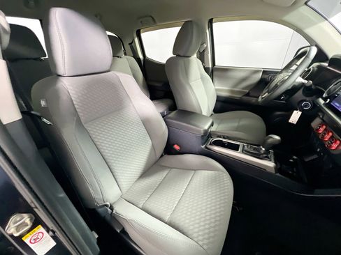 Used 2020 Toyota Tacoma SR5 image 30