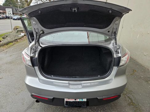 Used 2010 MAZDA MAZDA3 i Touring image 12
