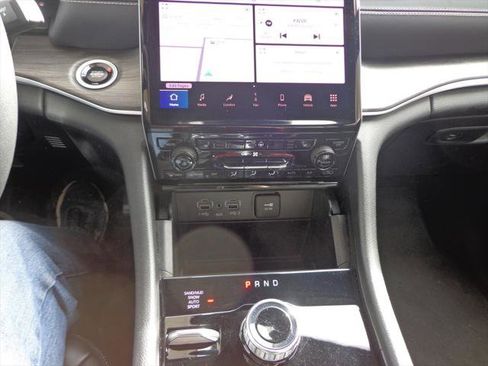 Used 2024 Jeep Grand Cherokee Limited image 13