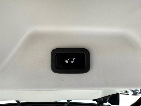 Used 2018 Land Rover Range Rover HSE image 34