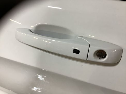 Certified 2022 Jeep Grand Cherokee Laredo E w/ Security & Convenience Group image 14