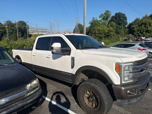 Used 2017 Ford F250 King Ranch w/ King Ranch Ultimate Package AWD/4WD image 3