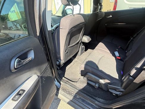 Used 2012 Dodge Journey SXT w/ Comfort/Convenience Group AWD/4WD image 23