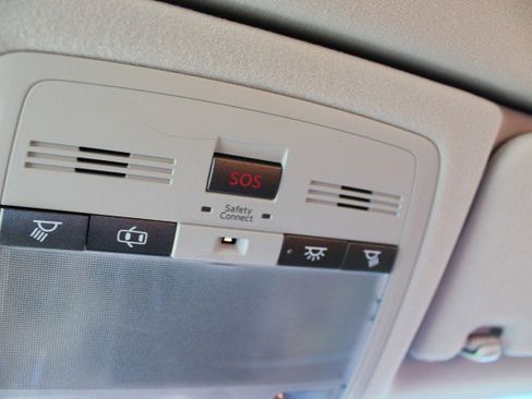 Used 2011 Lexus IS 350C w/ Luxury Pkg image 38