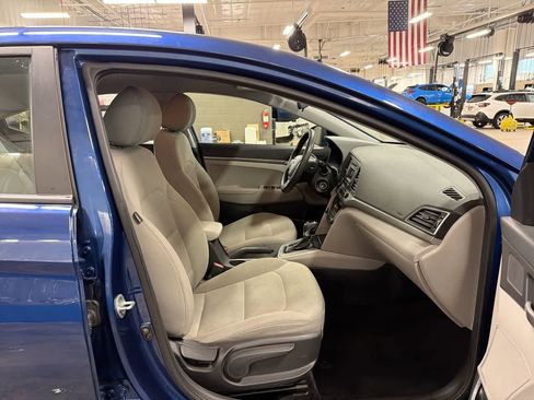Used 2017 Hyundai Elantra SE image 25