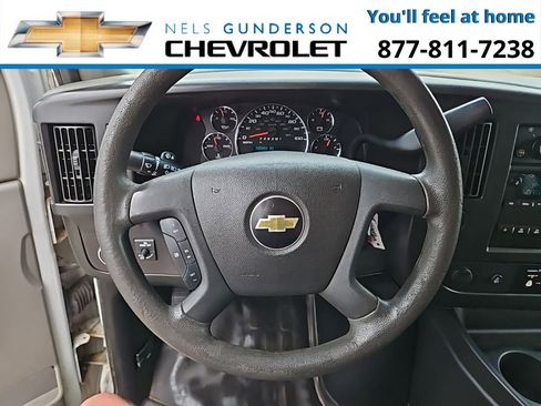 Used 2017 Chevrolet Express 3500 Extended image 21