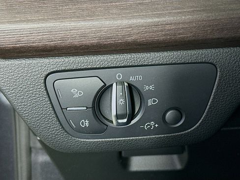 Used 2021 Audi Q5 2.0T Premium w/ Convenience Package image 16