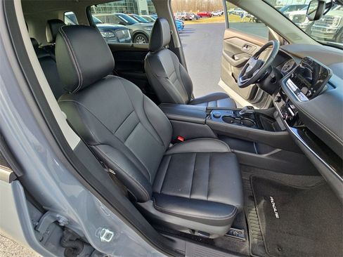 Used 2023 Nissan Rogue SL w/ SL Premium Package image 30