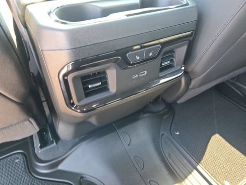 Used 2025 GMC Sierra 2500 AT4 w/ AT4 Premium Plus Package AWD/4WD image 21