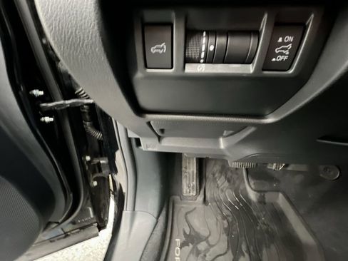 Certified 2025 Subaru Forester Limited image 18