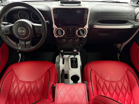 Used 2018 Jeep Wrangler Unlimited Sport S image 2