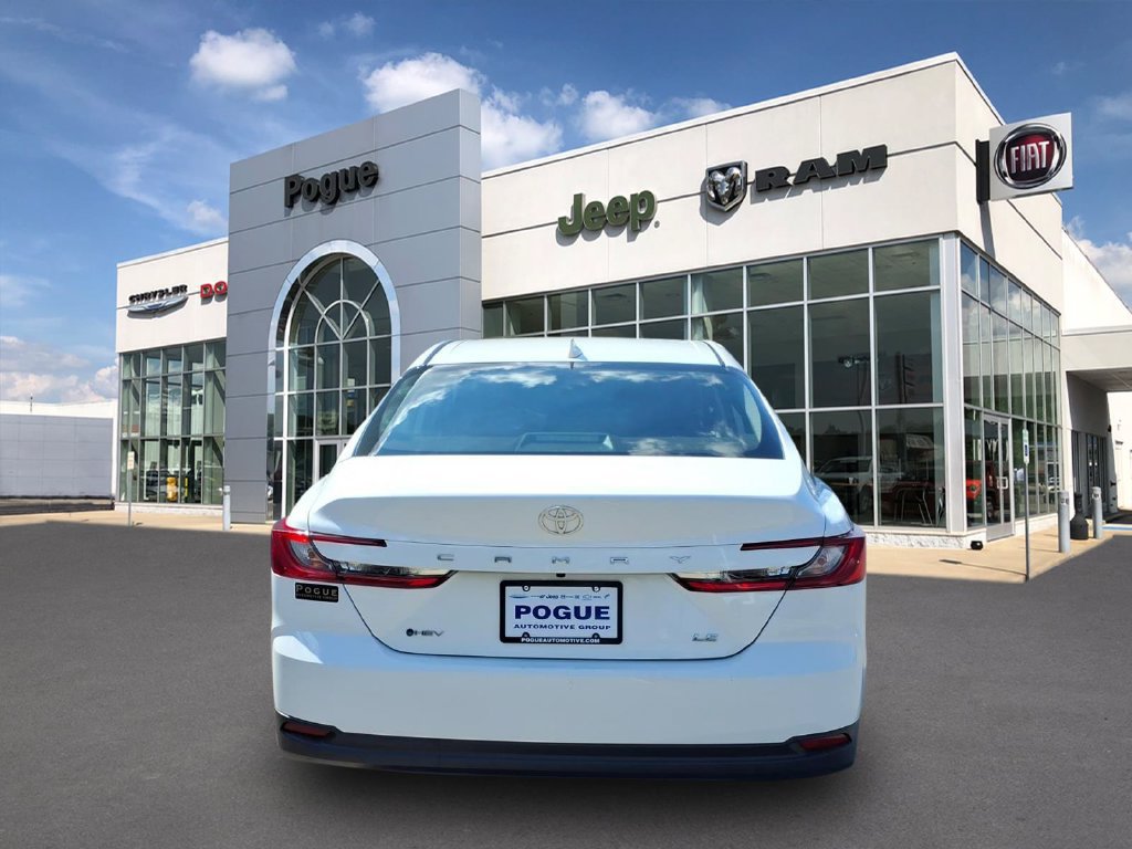 Used 2025 Toyota Camry LE FWD image 4