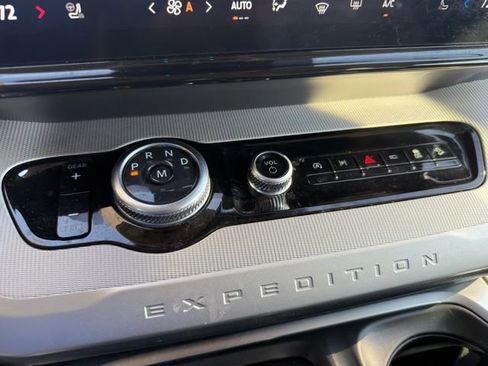 Used 2025 Ford Expedition Max Active image 9