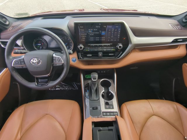 Certified 2020 Toyota Highlander Platinum AWD/4WD image 17