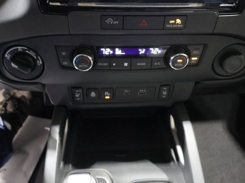 Used 2024 Nissan Frontier SV w/ SV Convenience Package AWD/4WD image 27