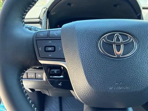 Used 2026 Toyota Camry SE FWD image 38