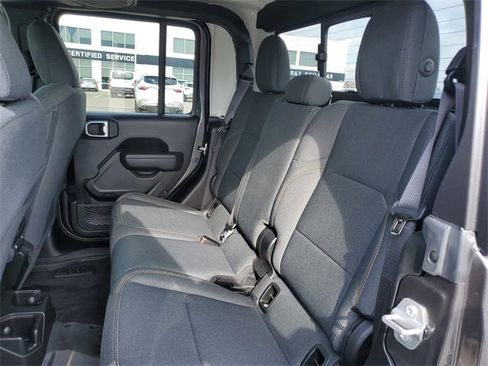 Used 2024 Jeep Gladiator Sport image 12