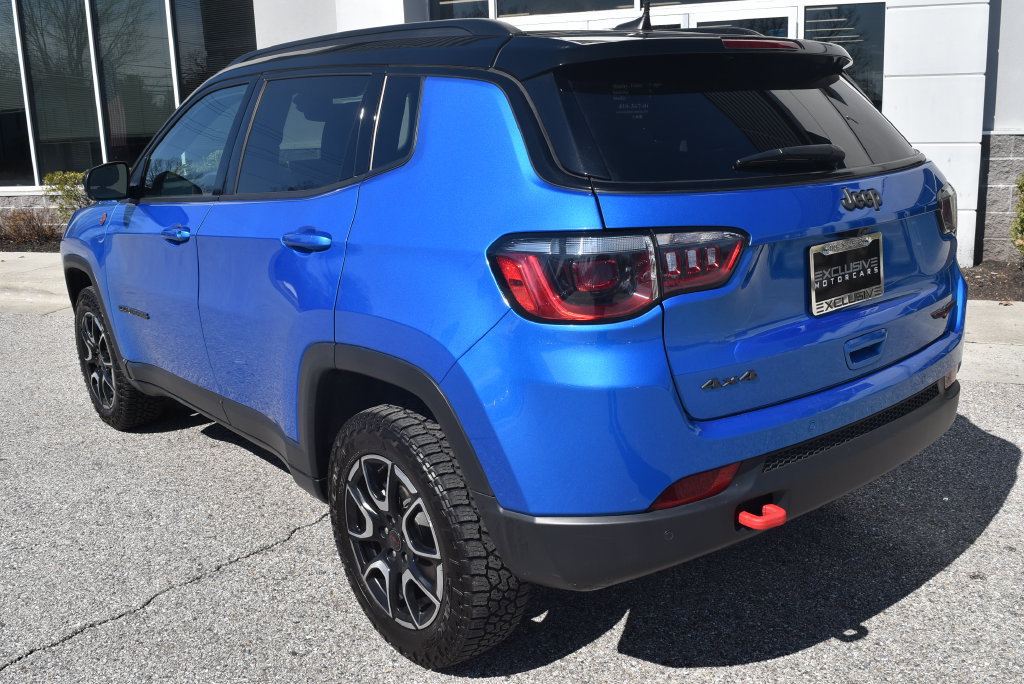 Used 2025 Jeep Compass Trailhawk AWD/4WD image 5