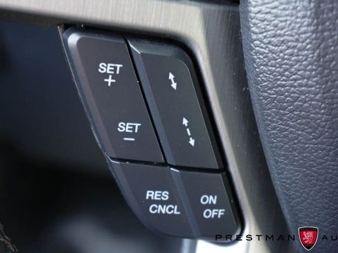 Used 2022 Ford F350 Platinum w/ FX4 Off-Road Package image 38